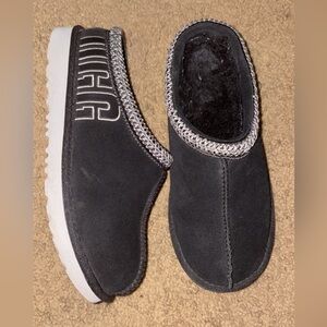 UGG Tasman Women's Slippers - Black, Size 5.5/Kids 4Indoor Outdoor Suede Lounge